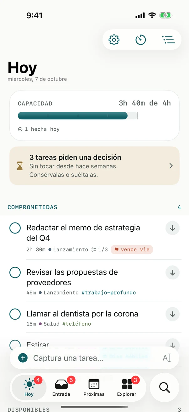 Hoy en el iPhone, con las cinco pestañas abajo y la barra de captura encima